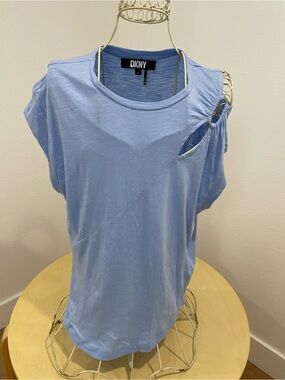 DKNY Lavender Periwinkle Blue O-Ring Asymmetrical Tee Size Medium